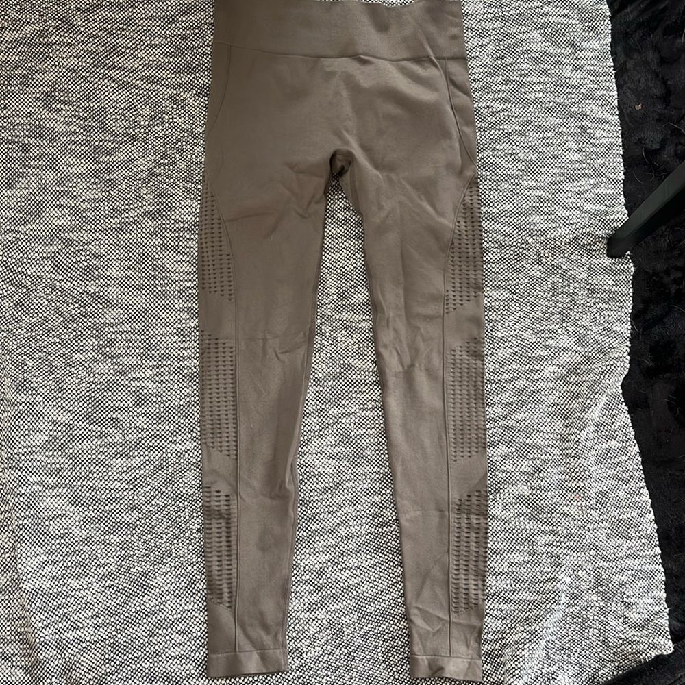 Squat Wolf brown leggings
